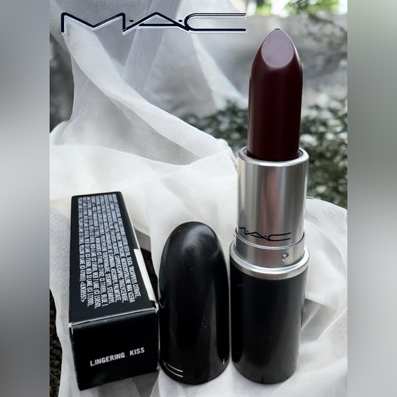 MAC LINGERING KISS Matte Lipstick.
NEW IN BOX. LIMITED EDITION. - Picture 8 of 14